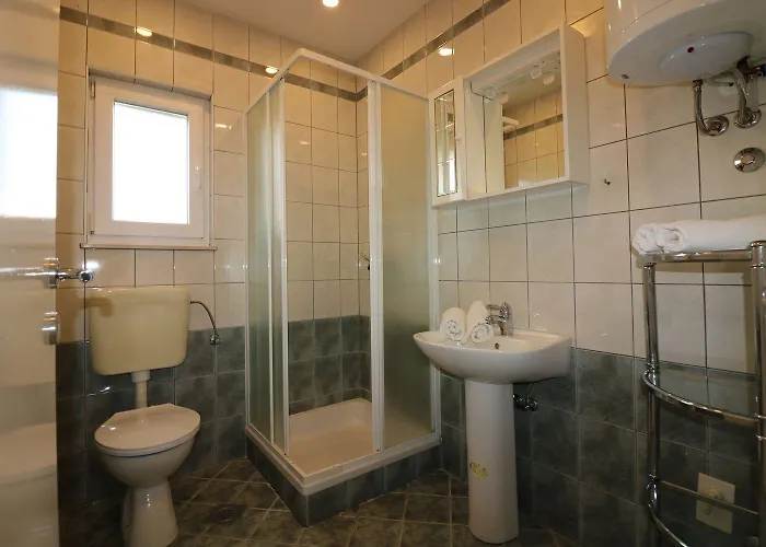 Apartman Cozy Mit Pool, Bbq-bereich, Kinderspielplatz, Babybett, Parkplatz, Klima *