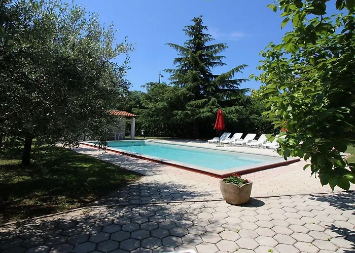 Apartman Cozy Mit Pool, Bbq-bereich, Kinderspielplatz, Babybett, Parkplatz, Klima *