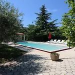 Apartment Cozy Mit Pool, Bbq-bereich, Kinderspielplatz, Babybett, Parkplatz, Klima *