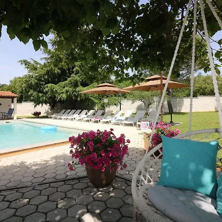 Cozy Mit Pool, Bbq-bereich, Kinderspielplatz, Babybett, Parkplatz, Klima *