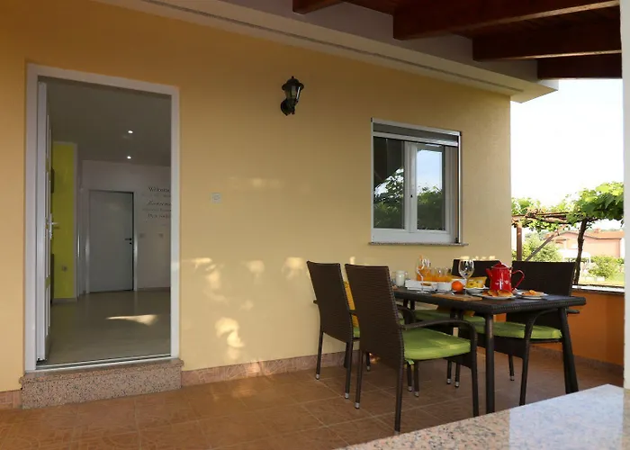 Apartmán Cozy Mit Pool, Bbq-bereich, Kinderspielplatz, Babybett, Parkplatz, Klima *