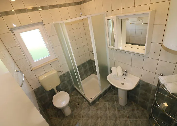 Cozy Mit Pool, Bbq-bereich, Kinderspielplatz, Babybett, Parkplatz, Klima Apartament