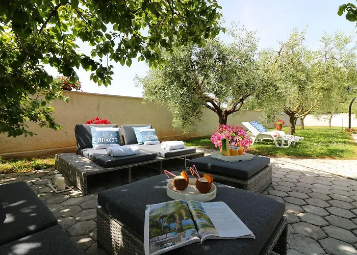 Cozy Mit Pool, Bbq-bereich, Kinderspielplatz, Babybett, Parkplatz, Klima Lejlighed *